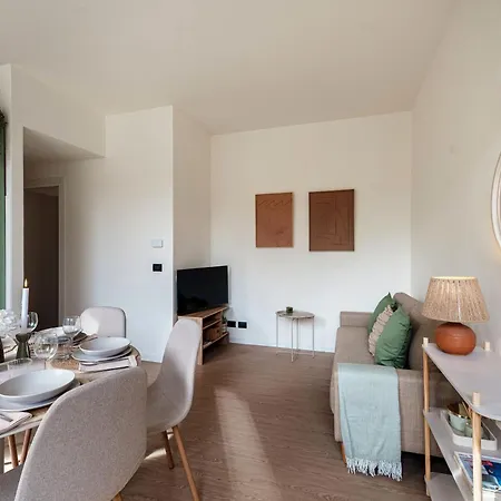 Apartmán Casa Sara - By Myhomeincomo *